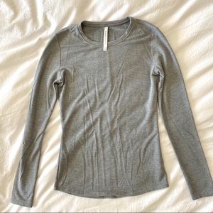 Aritzia The Group by Babaton Foundation longsleeve